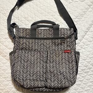 Skip Hop Duo Double Signature Diaper Bag Messenger Tote Gray Chevron 16x15x3.5"